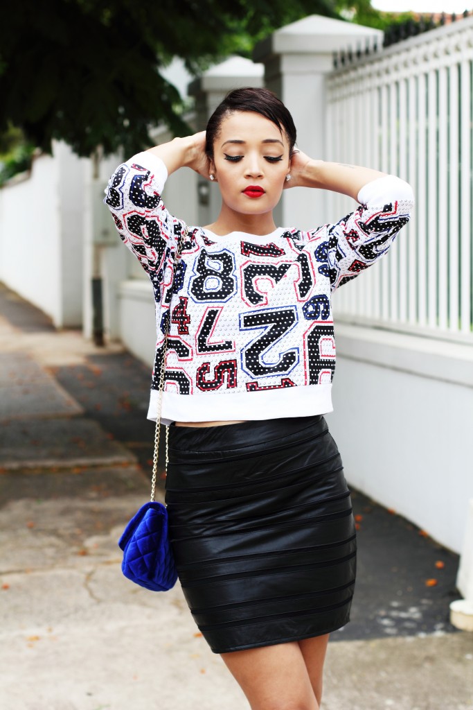 Fashion blogger wear stripe leather skirt 10