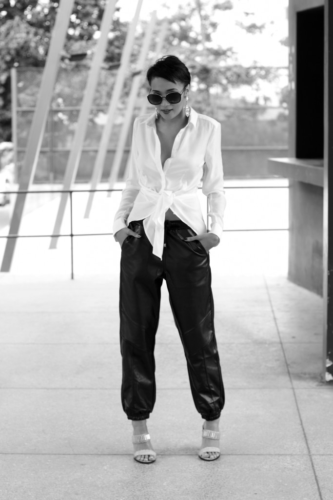 Fashion blogger wears leather jogger 13