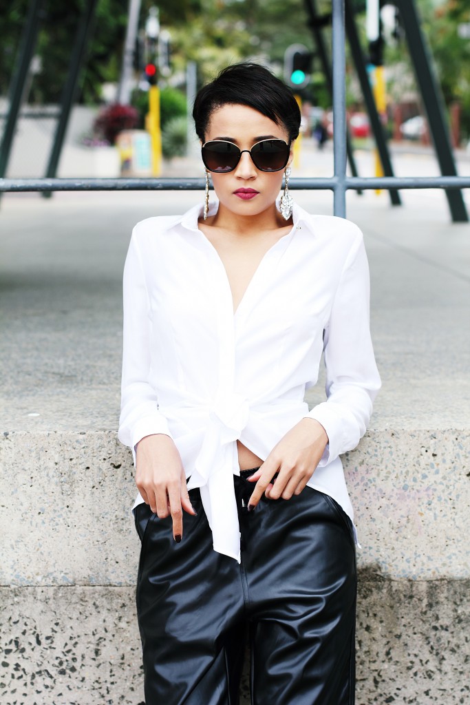 Fashion blogger wears leather jogger 5