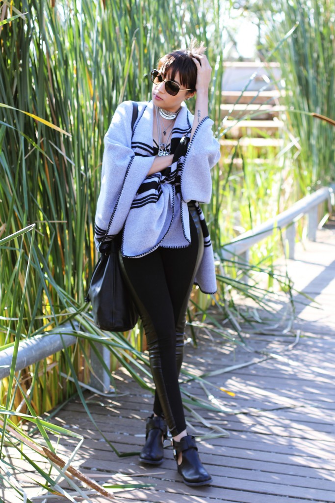 How to wear the blanket cape 1