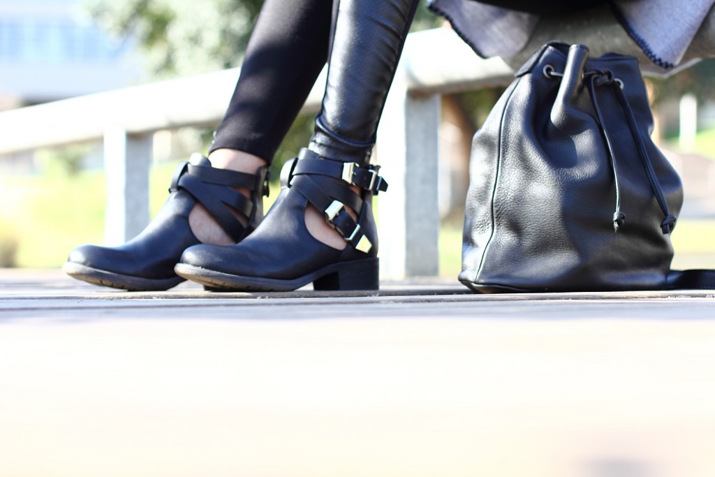 How to wear the blanket cape 19