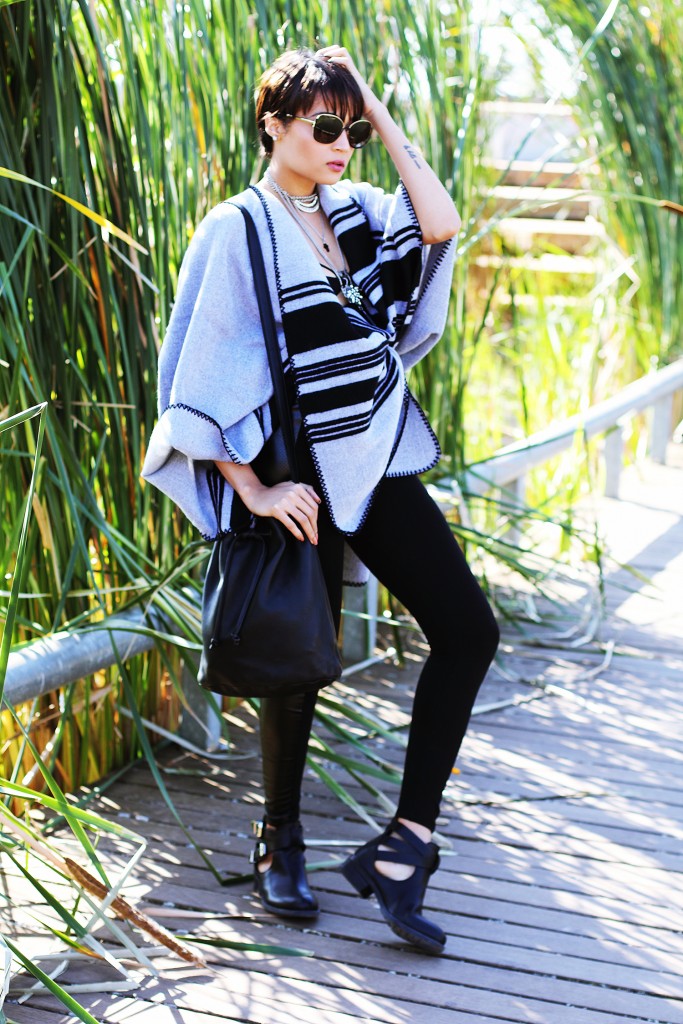 How to wear the blanket cape 2