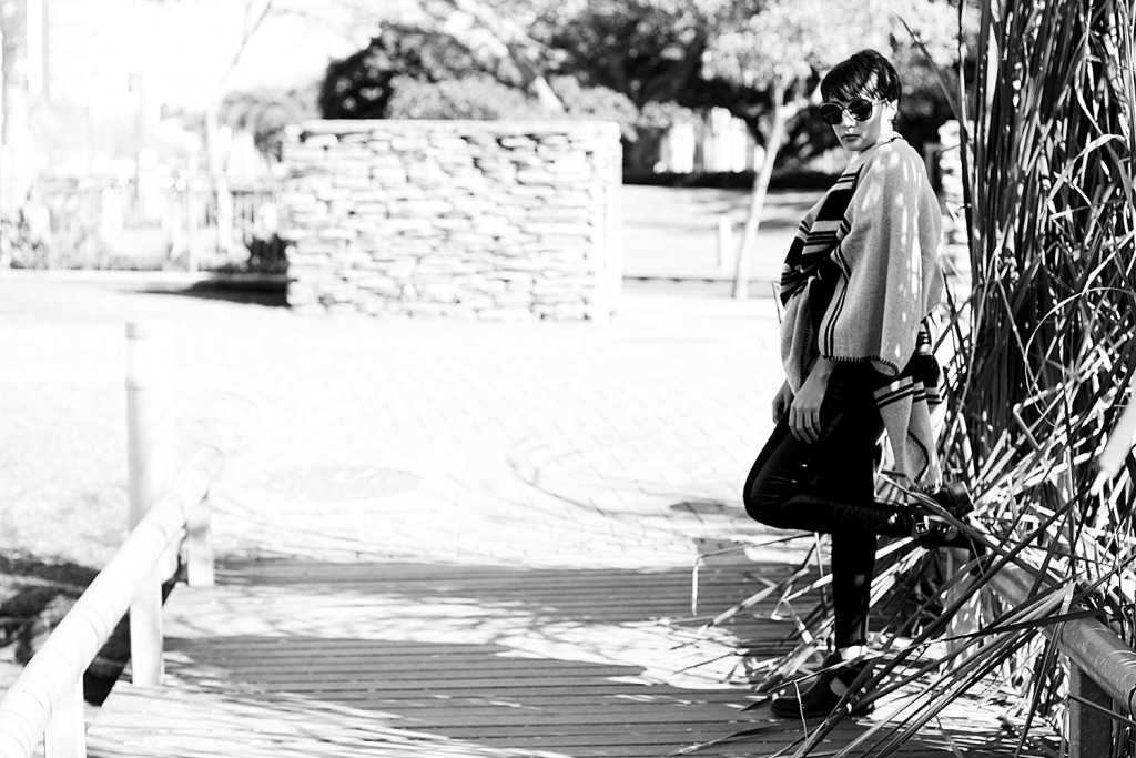 How to wear the blanket cape 5