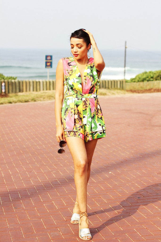 Printed playsuit fashion blogger look 4