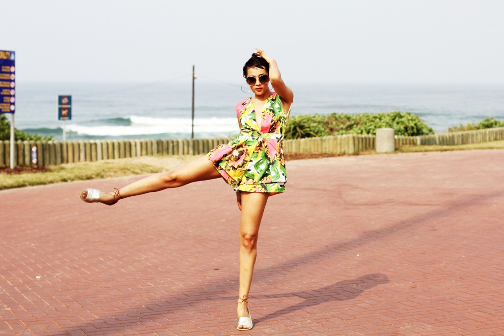 Printed playsuit fashion blogger look 8