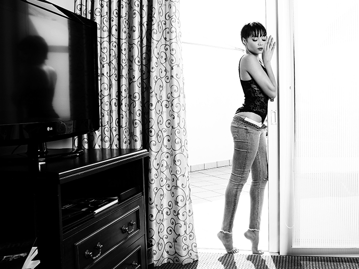 Everything looks better in Black & White